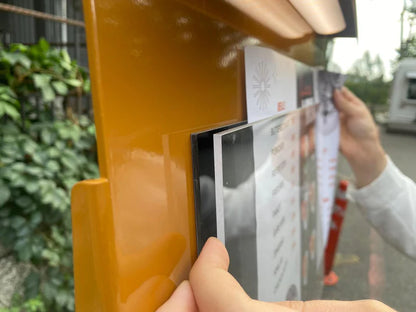 One of the key benefits of the Rechargeable Led Menu Board is its ability to be used both indoors and outdoors. Whether you're displaying your menu inside your restaurant or showcasing promotions outside your shop, the board provides the flexibility and durability you need. The wireless charging system allows you to set it up and forget about it, while the detachable LED light feature offers even more versatility, making it an excellent tool for both daytime and nighttime use. The Rechargeable Led Menu Boar