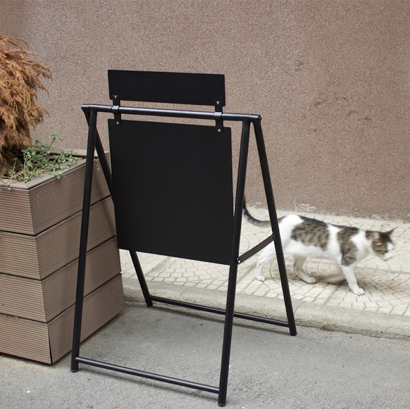 Double-sided A-frame sidewalk sign for small businesses is an ideal solution for showcasing promotions or menus. Its metal frame is durable, and the writable surface offers flexible usage. Also known as a ‘small business sign’ or ‘cafe sign,’ this sign helps draw attention to your business