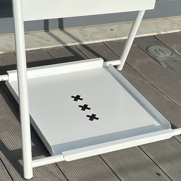 Double-sided A-frame sidewalk sign with a sturdy metal frame and tray, great for holding flyers or menus. Its dual-sided design and tray allow for maximum visibility and functionality. This ‘storefront A-frame sign’ and ‘sidewalk sandwich sign’ is a popular choice for businesses.

