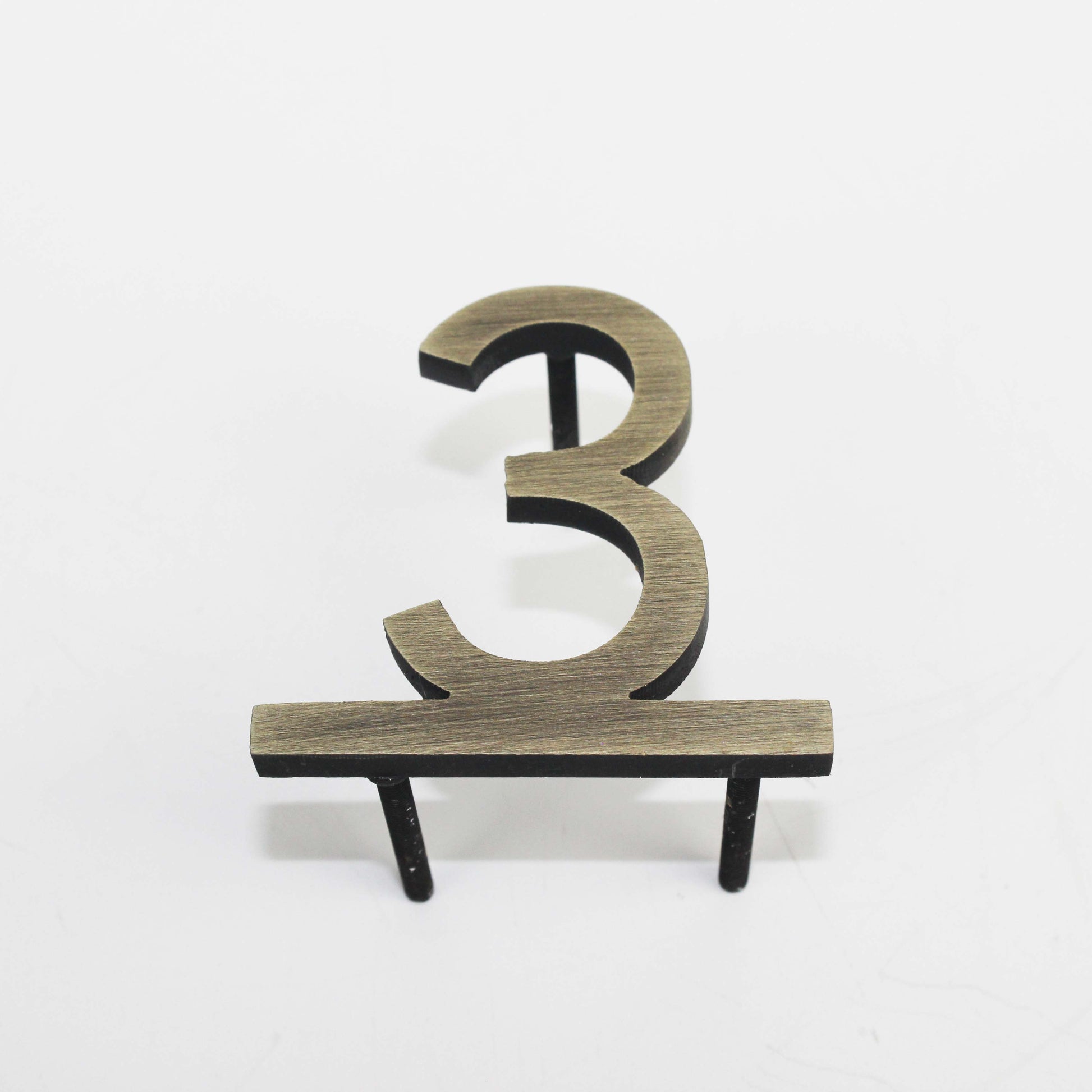 For those who appreciate luxury in every detail, this premium room number sign delivers unmatched elegance. The high-end finish and precision-cut numbers create an upscale appearance suitable for luxury hotels, fine dining establishments, and exclusive residences. Its sleek, modern appeal enhances both contemporary and classic settings, adding a distinguished touch to any space.