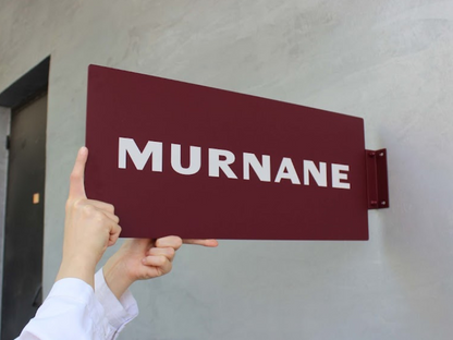 Our customizable rectangular blade sign features double-sided printing, allowing you to choose your size, color, and logo. Ideal for small businesses and eateries, this high-quality sign serves as a great promotional tool. Made from durable metal, it’s suitable for both indoor and outdoor display.