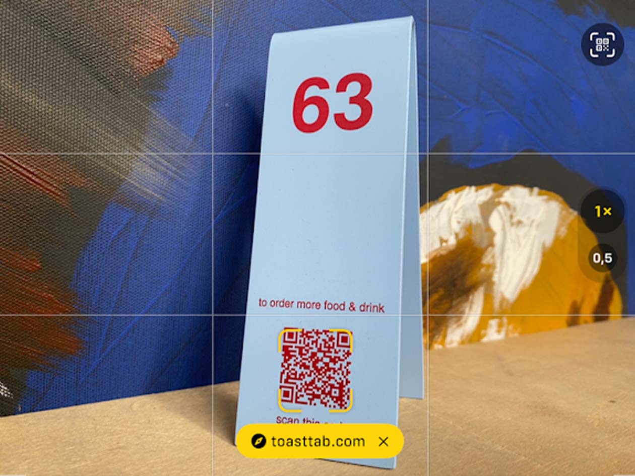 "Double-sided table numbers with QR code and personalized options, perfect for weddings, cafes, and restaurants. The modern design complements any venue's décor."