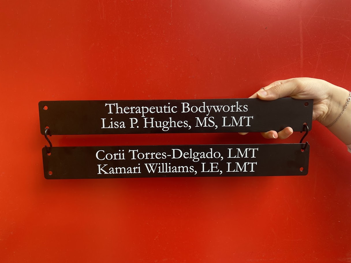Used at outdoor events, these boards are made from weather-resistant materials, creating a long-lasting and effective communication tool. Their visually appealing designs attract participants' attention.

