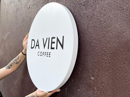 Round Signs Board: Created with various design options, this round signs board provides the perfect area to highlight your brand.

Round Cafe Sign: This specially produced round cafe sign helps create a warm atmosphere for your café.

Restaurant Sign: This restaurant sign placed at the entrance of your establishment is a great way to welcome your guests.

Printing Round Sign: A printing round sign with customized graphics makes your brand more visible and eye-catching.

wall mounted round sign
wall hanging 