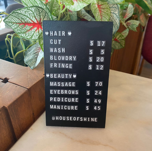 "Magnetic table top sign with customizable letters, perfect for displaying prices or promotional messages on counters in coffee shops and restaurants."

