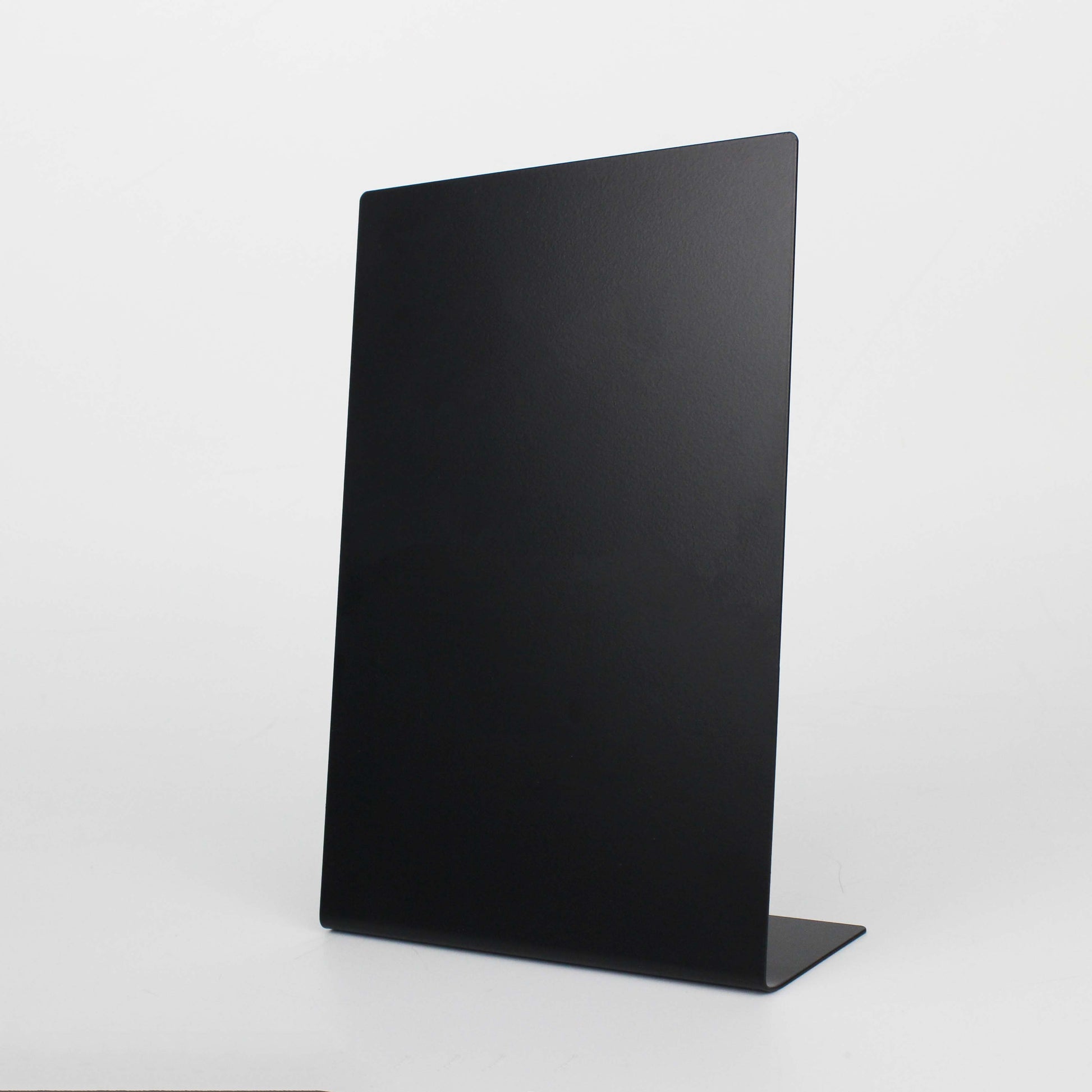 Boost your communication with large counter signs that are perfect for any business. The 22x15 cm stand offers ample space for magnetic letters, making it easy to display clear and concise messages. Whether you’re announcing specials or sharing important information, this stylish and portable sign ensures your content gets noticed.

