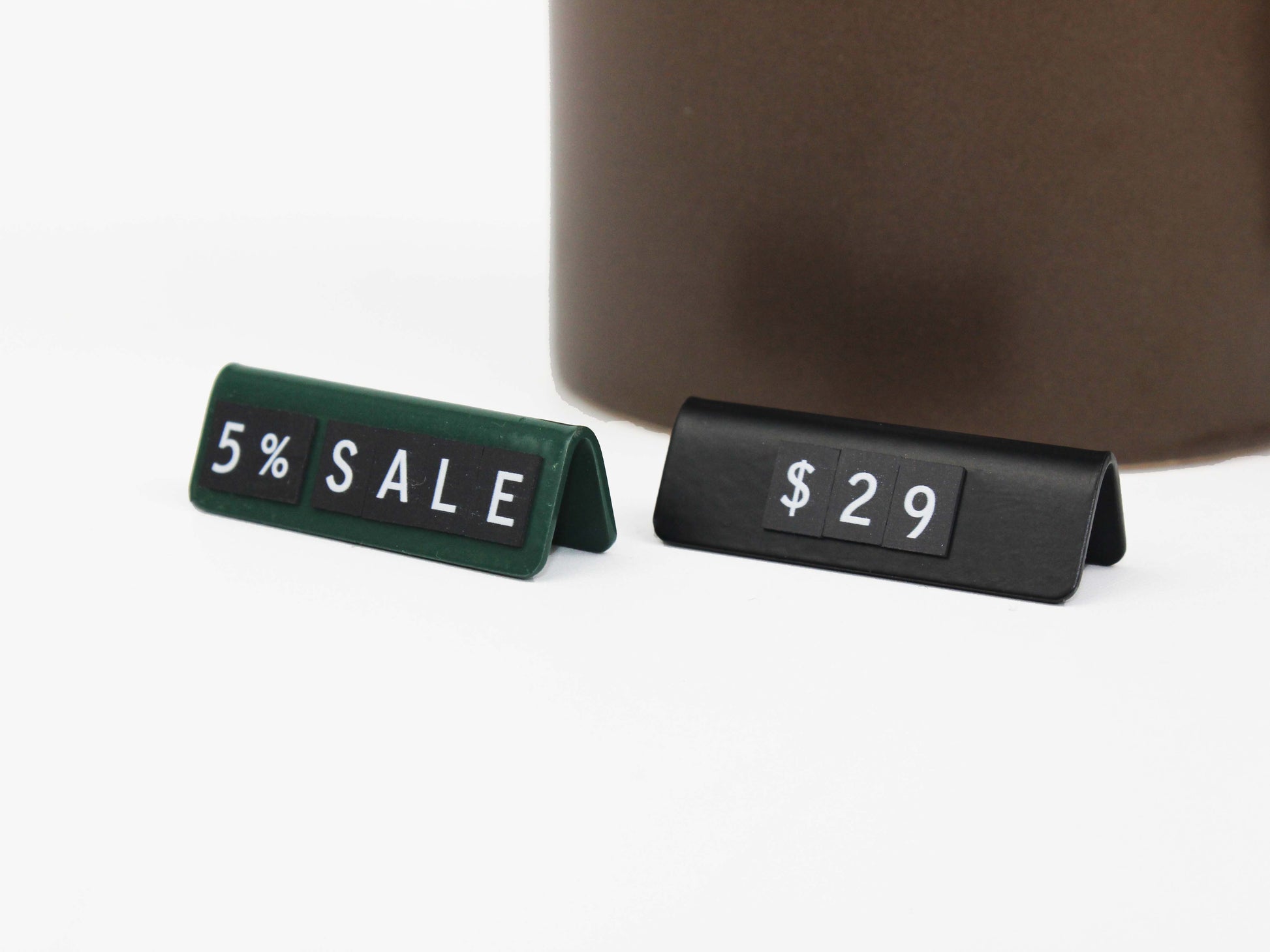 "A polished and professional pricing solution for premium beauty salons."

"Keep your product shelves neat and visually appealing with minimalist metal pricing tags that ensure clear and consistent labeling."


