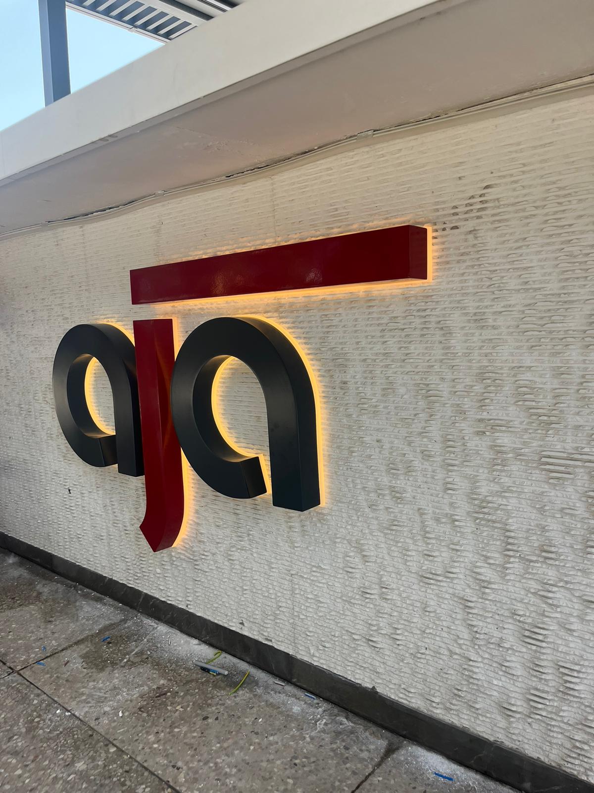 Modern Restaurant Café Bar Wall Sign-Custom LED Business Signage