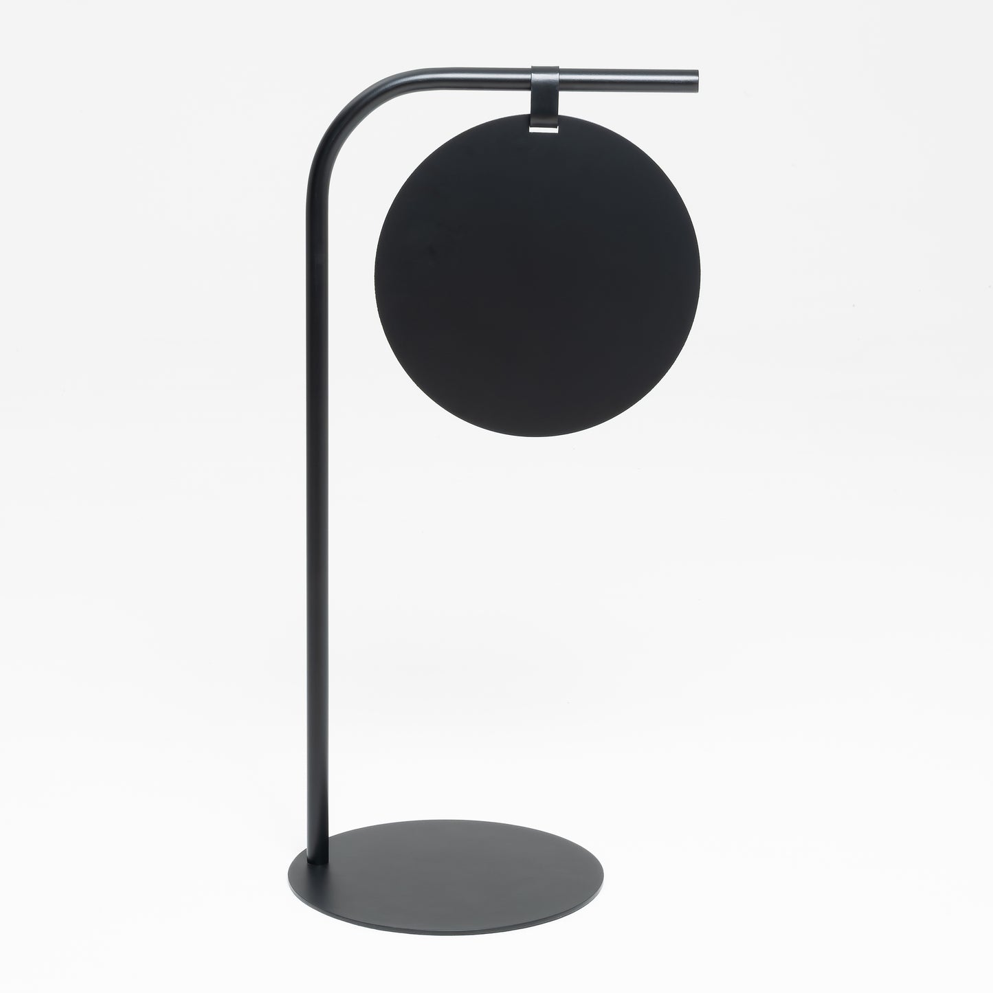 Minimal design meets maximum impact with our standing sign featuring a round panel.