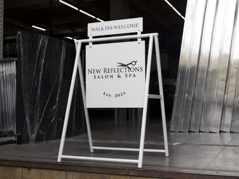 Double-sided printed or blank A-frame sidewalk sign is a perfect promotional tool for storefronts, cafes, or small businesses. Its durable and lightweight design makes it easy to transport and is ideal for displaying daily promotions or special announcements. Known as a ‘sidewalk sandwich sign’ or ‘storefront A-frame sign,’ this sign can be used both indoors and outdoors.