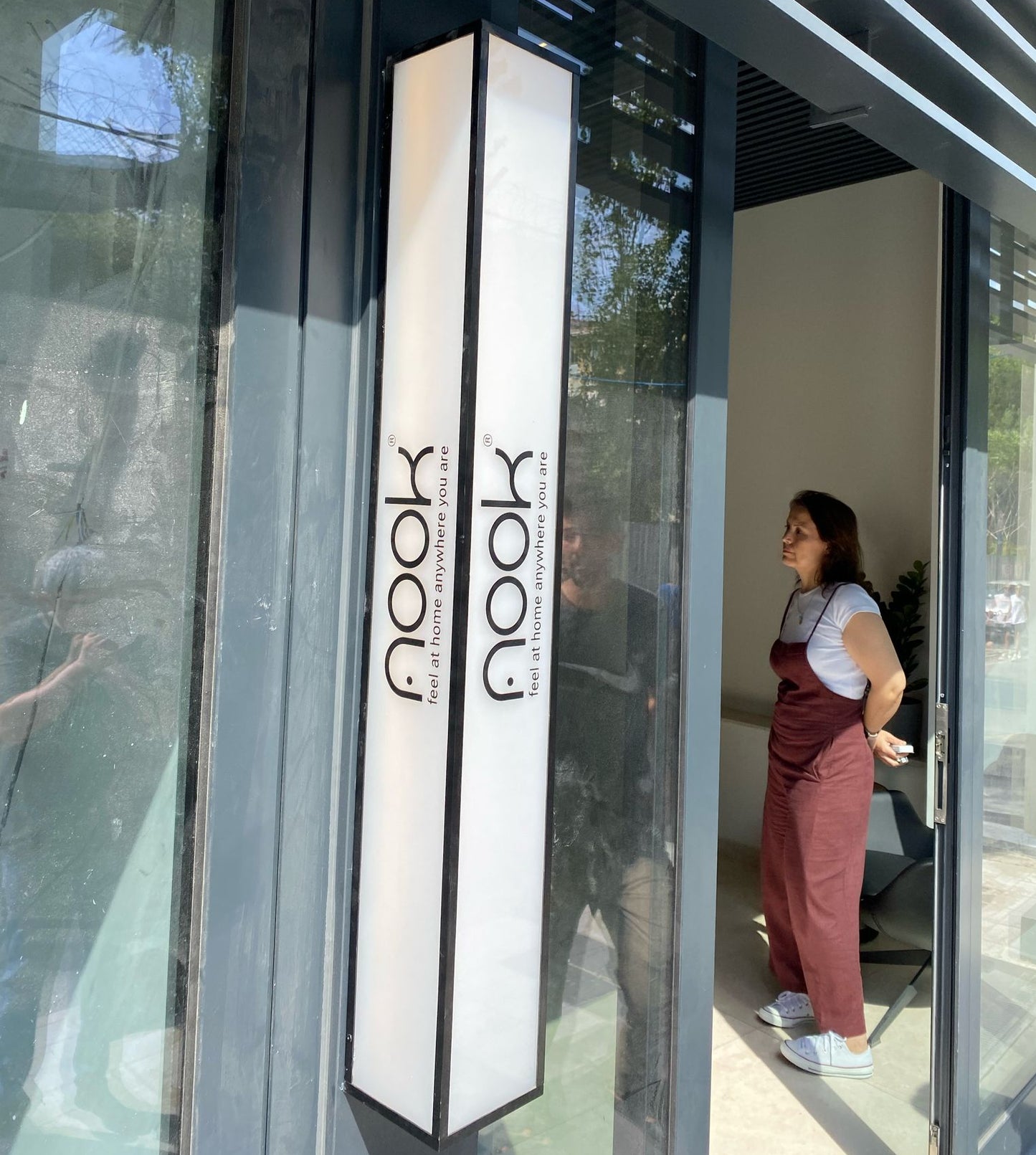 Vertical Illuminated Sign – LED Wall-Mounted Light Box for Businesses