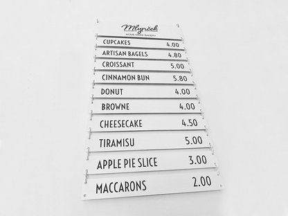 Personalized boards used in events provide direction to participants, organizing the flow of the event. By offering informative content, they help attendees make the most of their experience.

