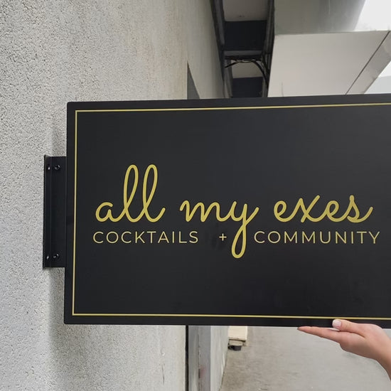 Create a personalized rectangular blade sign that showcases your brand with double-sided printing. Choose your desired size, color, and logo options. This high-quality sign is ideal for cafes, restaurants, and small businesses, and its durable metal construction makes it perfect for any setting, indoors or outdoors.
