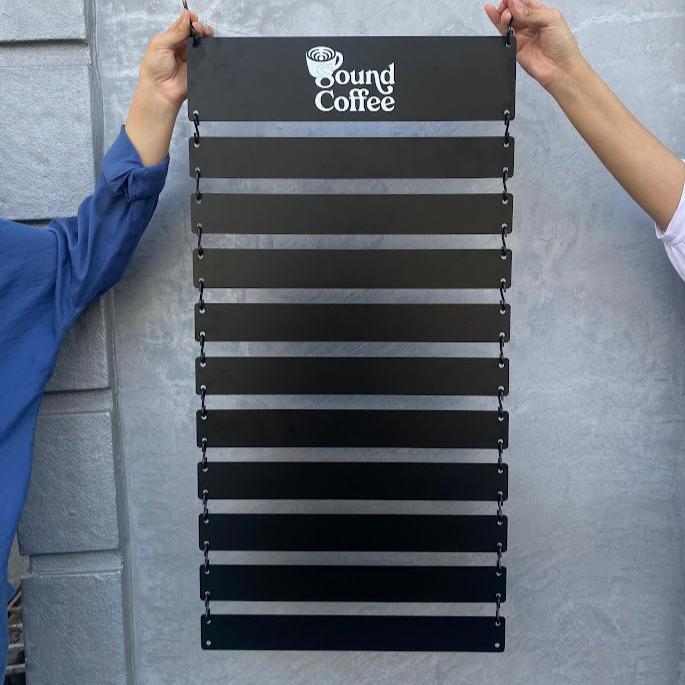 Personalized printed boards are used in restaurants for menu presentation and in entertainment events for information dissemination. By enhancing visual appeal, they strengthen brand recognition and enrich the customer experience.

